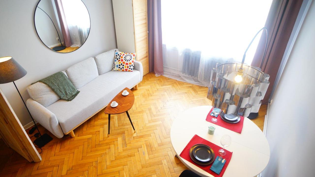 With Park And National Stadion View Private Free Parking Appartement